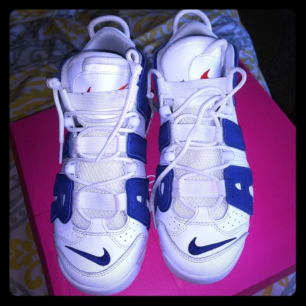 NIKE SNEAKERS